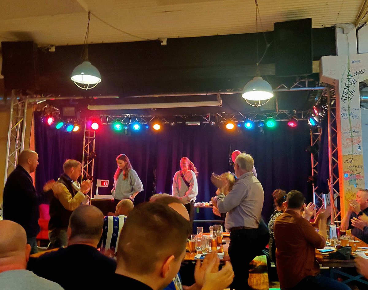 majabw1904's tweet image. Tack för idag och ikväll @blavitlunch 💙🤍 så fint arrangerat och så många härliga samtal med kamrater! Ser framemot att se Melissa och Alice på plan i Elitettan nästa år! 🥰 #ifkgbg