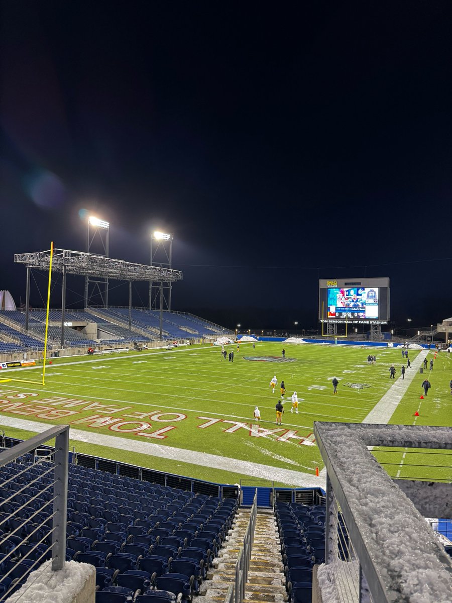 meethometown's tweet photo. State Championship football is in full swing! 🏈✨ Hometown is thrilled to be cheering teams on from the sidelines in states across the country. Check out a few behind-the-scenes shots from the #OHSAA and #PIAA games! https://t.co/0BlCTZS3Np