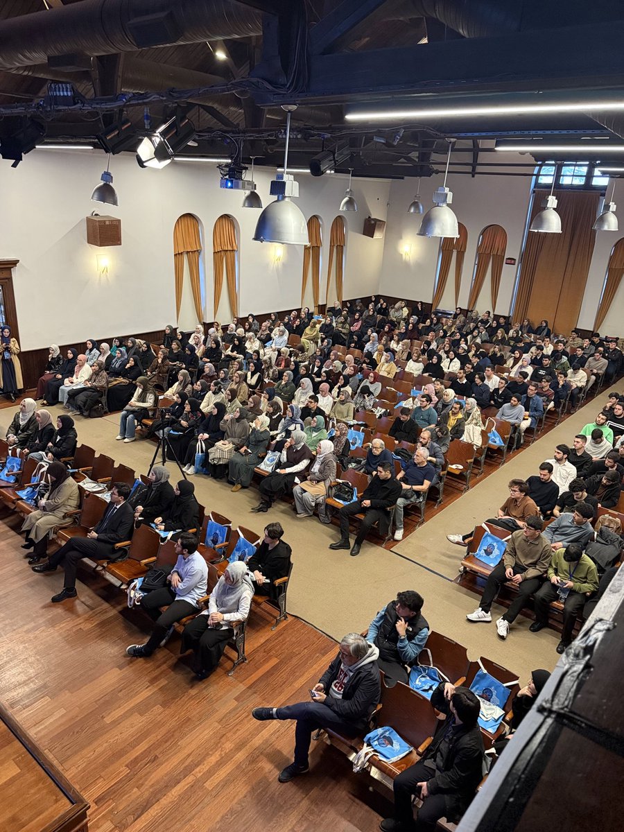 bogazicidt's tweet photo. Doğu Türkistan Sempozyumu, 4 Aralık 2025 Perşembe günü Boğaziçi Üniversitesi’nde yoğun bir katılımla gerçekleştirdik.

Sempozyuma gösterdikleri büyük ilgi için tüm katılımcılarımıza ve emeği geçen herkese şükranlarımızı sunarız. https://t.co/7u1dsn13nR