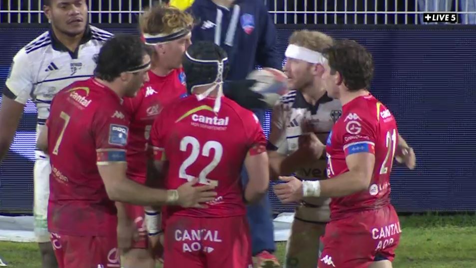 allezbriverugby's tweet photo. 🏴🏳 𝔻𝕖́𝕗𝕒𝕚𝕥𝕖 𝕕𝕖 𝔹𝕣𝕚𝕧𝕖 ! 2⃣4⃣ / 1⃣3⃣
Si c'était serré en 1ere période, la 2e est à l'avantage clairement d'Aurillac qui a profité de la moindre supériorité numérique pour marquer. Brive a plongé après la pause et s'est enfermé dans son jeu trop restrictif #SACAB https://t.co/0iyTrW6JVF
