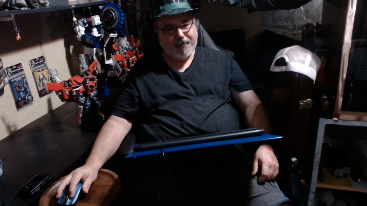 KeyTf1976's tweet image. who would date me