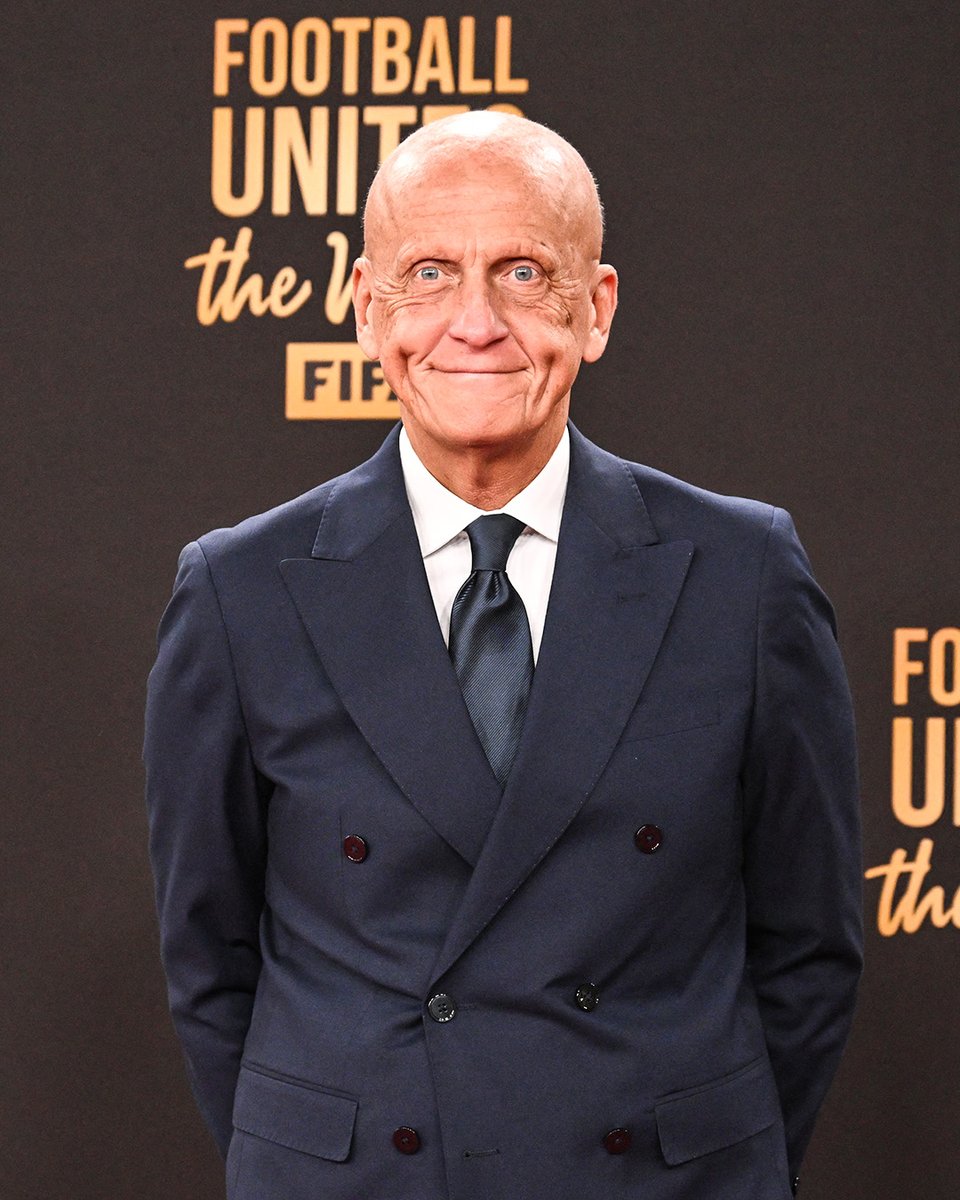 🗣️ Collina: "Vücuttan seken top ve tamamen doğal kol duruşu varken bu pozisyona penaltı demek futbol aklının iflasıdır. Böyle bir kararı savunan kişinin oyunu anlama kapasitesi yoktur." 

- GS Samsun penaltı pozisyonu yorumu