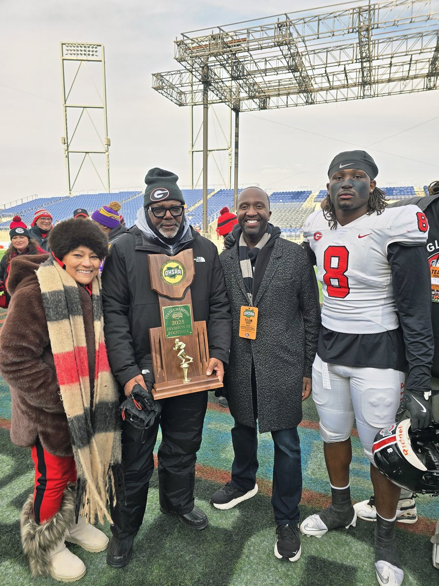 DrWarrenMorgan's tweet photo. 3 State championships in 4 years, that's what I call ELITE! Congratulations to @TarblooderFB and @TedGinnSR1 for being 3-time OHSAA State Football Champions! You have made the @CLEMetroSchools family and the Cleveland community so proud! @TedGinnJr_19 #CMSD #ProudCEO #Glenville #Ginn #TreClub #BuildingBrighterFutures