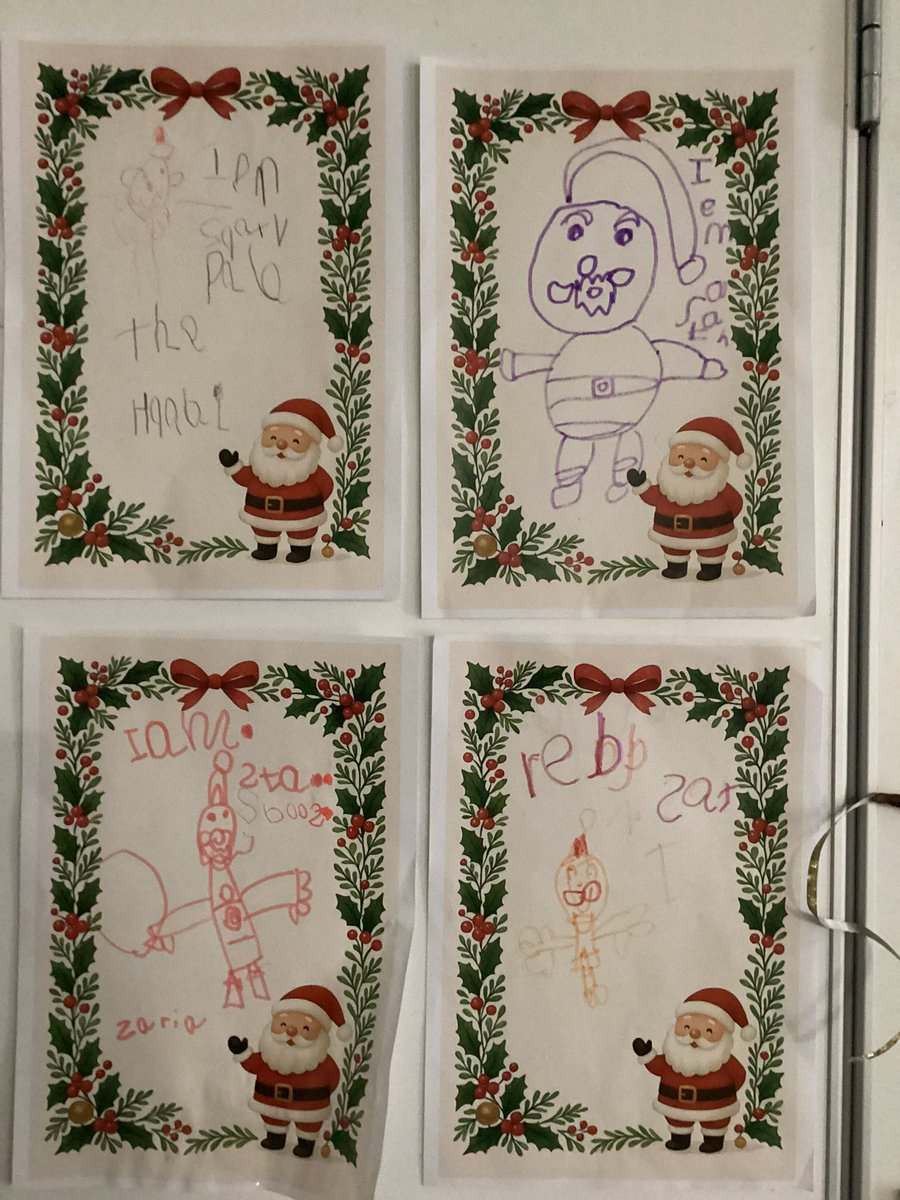MrsGriffiths7's tweet image. In drawing Club today we drew Santa! 🎅🏻 hohoho 🎄 #eyfs #drawingclub #santa #writing