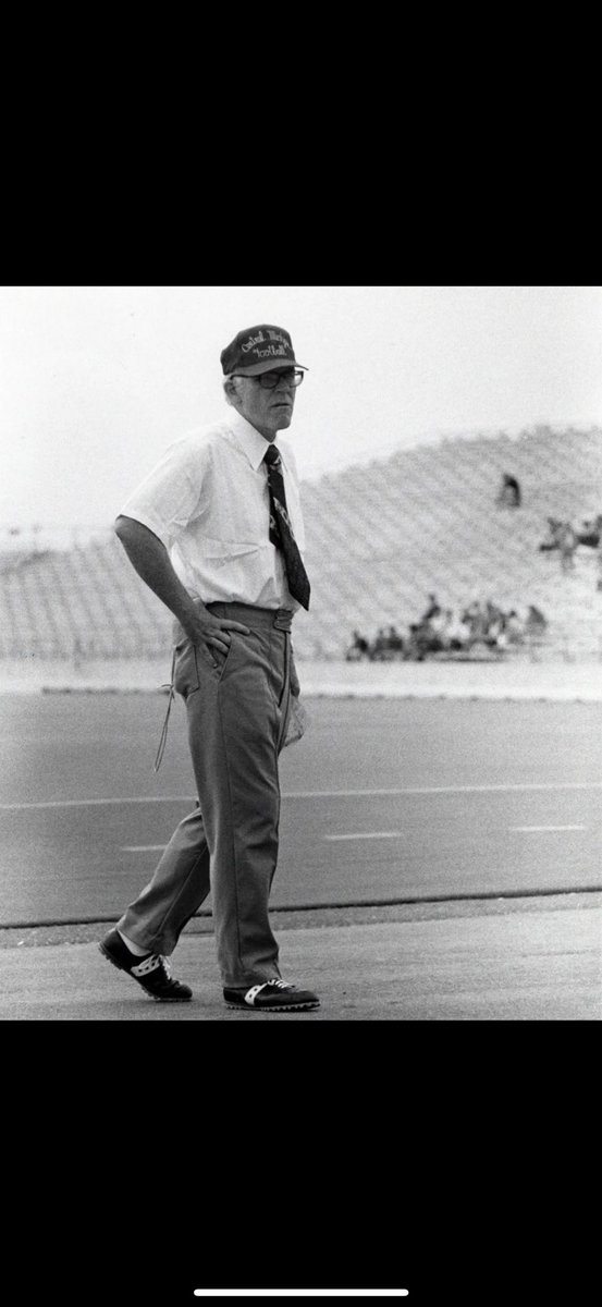 Central Michigan HOF football coach Roy Kramer has passed away. 

He led the Chippewas to their DII national title in 1974 and was a huge reason why Central moved to D1 and joined the Mid-American Conference. 

RIP to a college football legend. 

#FireUpChips | #FireUpForever