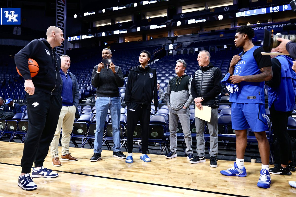 KentuckyMBB's tweet photo. An honor to have Jayden Bailey, a cancer fighter, at shootaround today in @BrdgstoneArena. https://t.co/QSlFQjIWNW