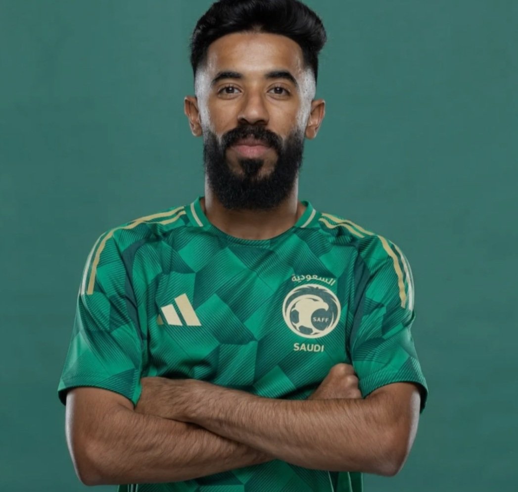 🌹اسعدالله مساكم بكل خير 🌹
جميع اللاعبين في الملعب ارتاحوا بعد نزول هذا اللاعب اعتقدنواف بوشل خليفة محمد عبدالجواد لعطونا ظهير ايمن مثل نواف بوشل وباذن الله الفوز للمنخب بالبطوله العربيه كلمة حق لاعب من العيار الثقيل 👌👌🌹