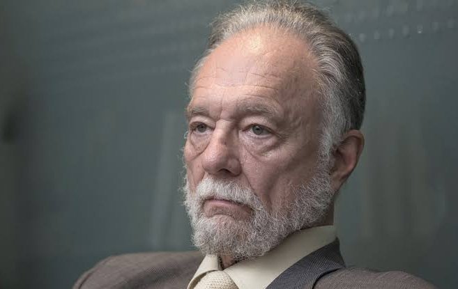 Teoman Duralı:

“Bizde din-milliyet çatışması yoktur. Bu, sonradan üretilmiş bir kuruntudur. İslam Türk’e ahlak verdi, Türk İslam’a devlet verdi.”