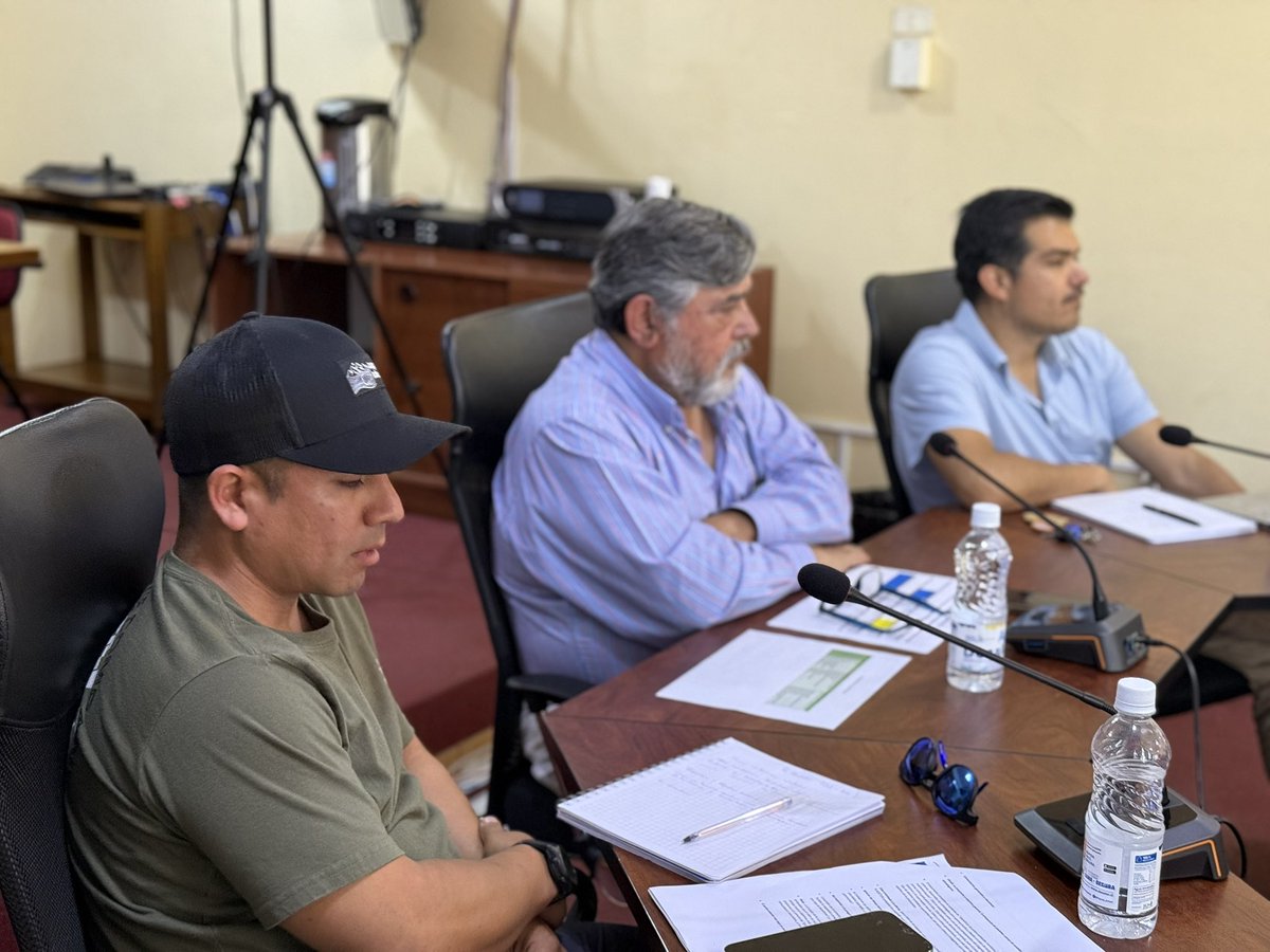 💡 Taltal define los próximos pasos de su desarrollo turístico

Ayer presentamos los avances del PLADETUR en la Mesa Comunal de Turismo, compartiendo los resultados del diagnóstico y los pasos hacia la nueva etapa de construcción de la imagen objetivo 🌊✨