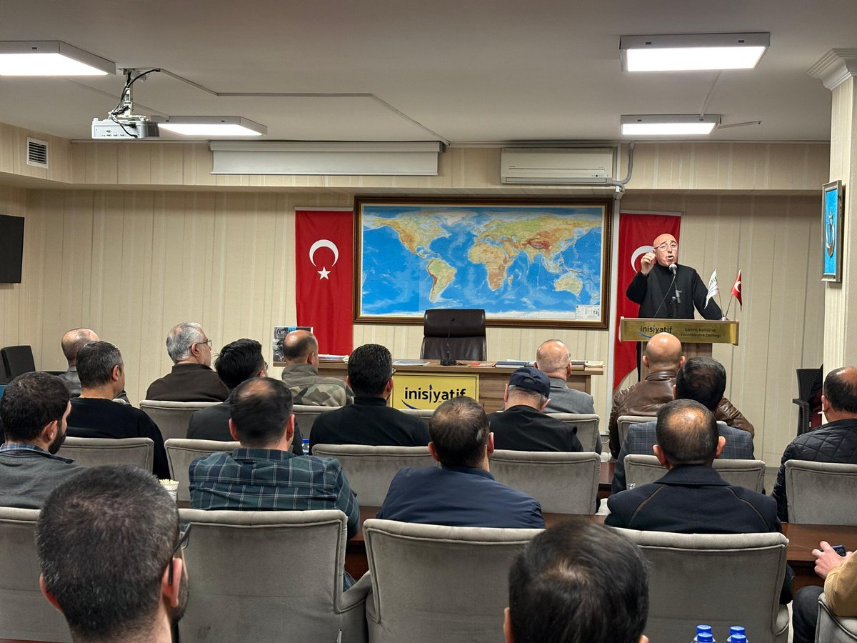 Ülkücü Hareketin yaşayan hafızası Hakkı ÖZNUR Ağabeyimiz, güzel anlatımı ve "Model Şahsiyet: Muhsin Yazıcıoğlu" konulu konferansı ile bugün tarihe not düştü.

Yaşasın Muhsin Yazıcıoğlu çizgisi, duruşu ve tavrı!

<a href="/hakkioznur_uh/">Hakkı Öznur</a> 
<a href="/inisiyatifmerkz/">İnisiyatif Merkezi Derneği</a>