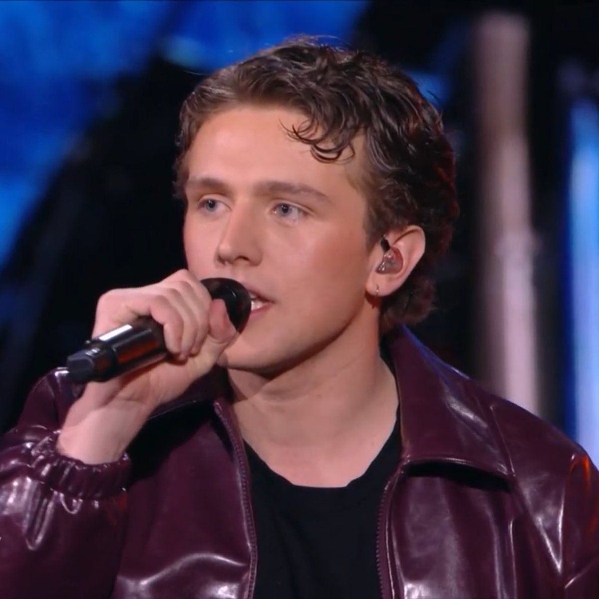 unburntblood's tweet image. Est-ce qu’on va attraper ma veste si aujourd’hui je dis, qu’à mes yeux, Bastiaan est le meilleur des garçons 🫣🫢 #StarAcademy #StarAcademy2025