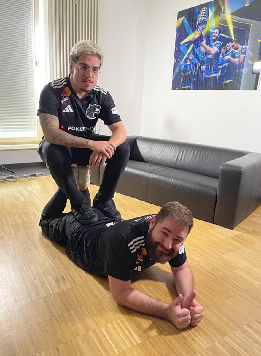 csgobigBR's tweet image. Duração média das partidas da FURIA estão entre 5 e 30 minutos...

Primeiro mapa é nosso.