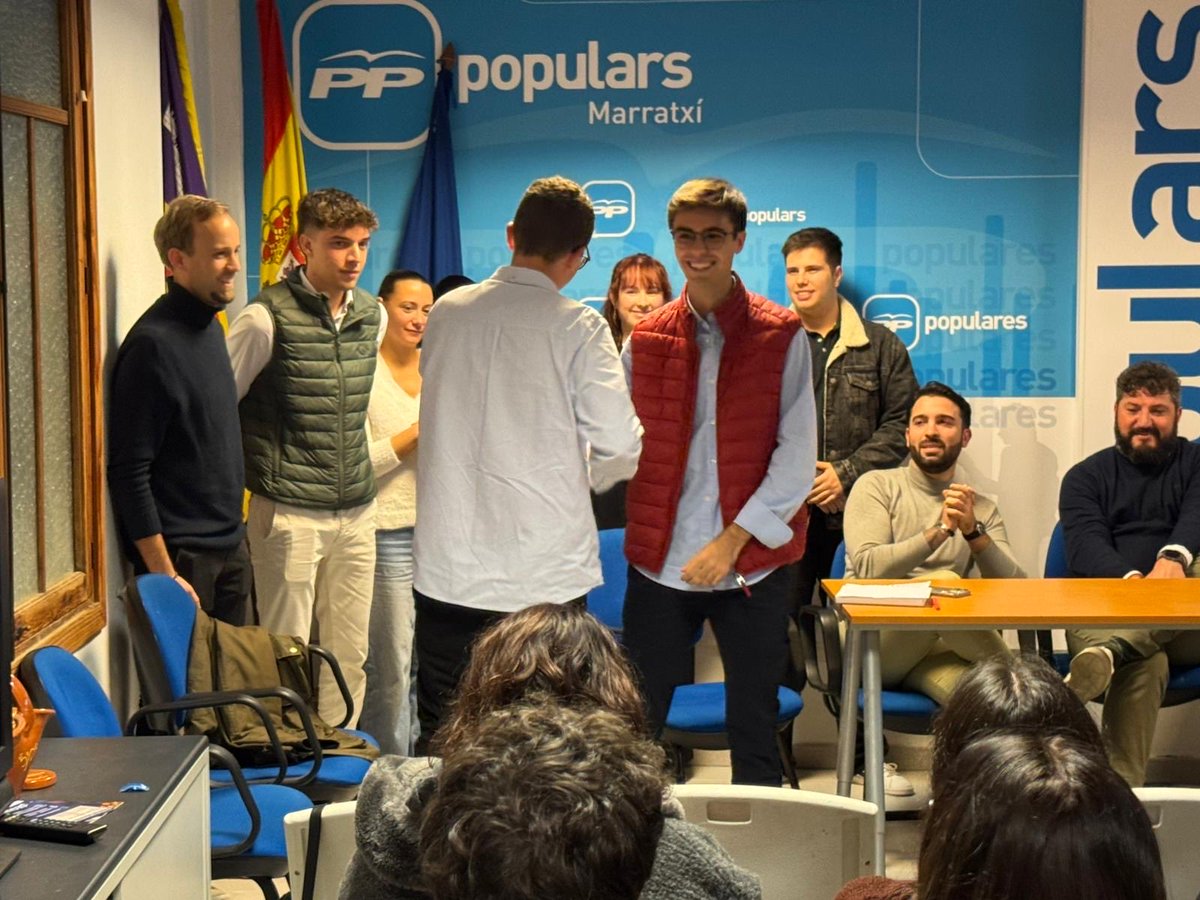 💙 Avui hem renovat la junta local de NNGG de Marratxí amb més de 30 joves. 

Enhorabona Salva, elegit nou president, i Marina, secretària general. 💪🏻