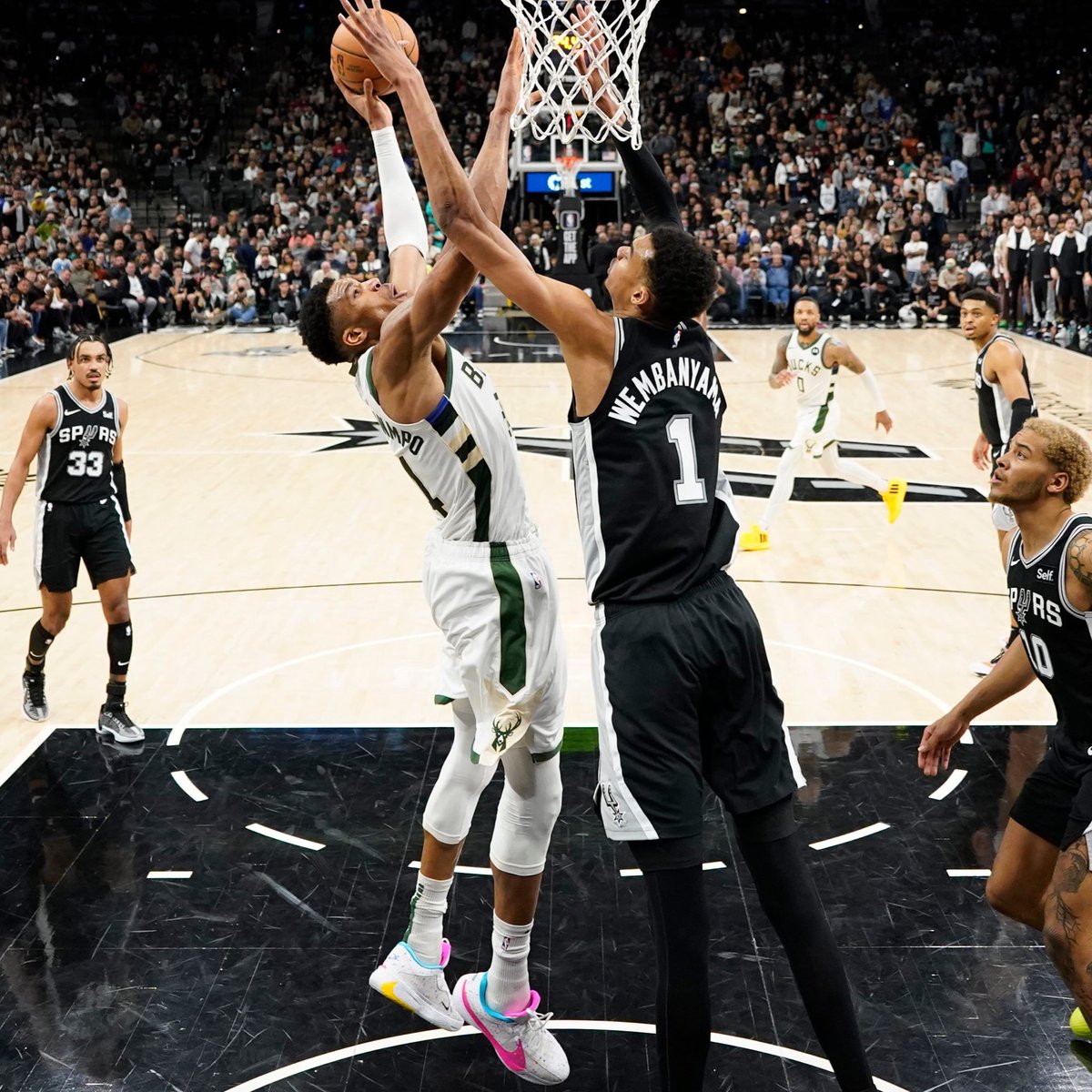 NBA Retweet tweet media