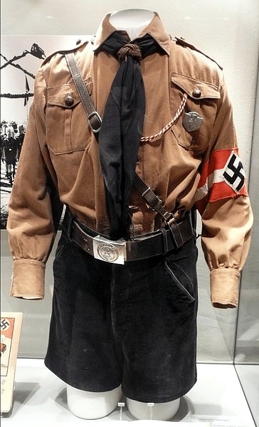 Vinc_Ev_'s tweet image. Walked into charity shop today. Nigel Farage's school uniform was on sale for 3 quid