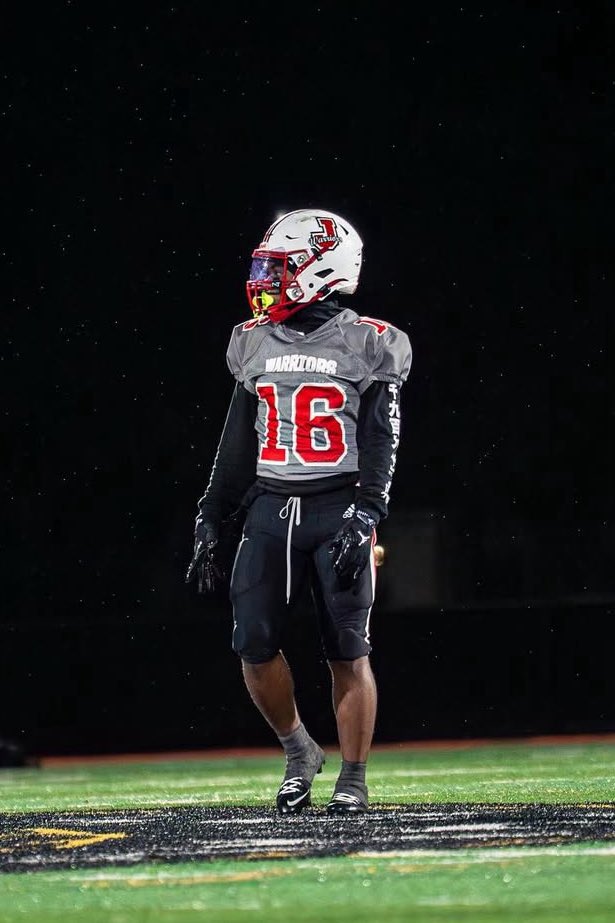 Ke’Mari Wright | #16
<a href="/w4kemari/">Ke’Mari Wright</a> 
5’7 170 lbs 
Slot/Rb 
Class of 2027
Jenkins High School (Sav, Ga) 
GPA: 3.5 
Contact Email: wrightkemari30@gmail.com

Check Out His Film 🎥
hudl.com/v/2TEbvE