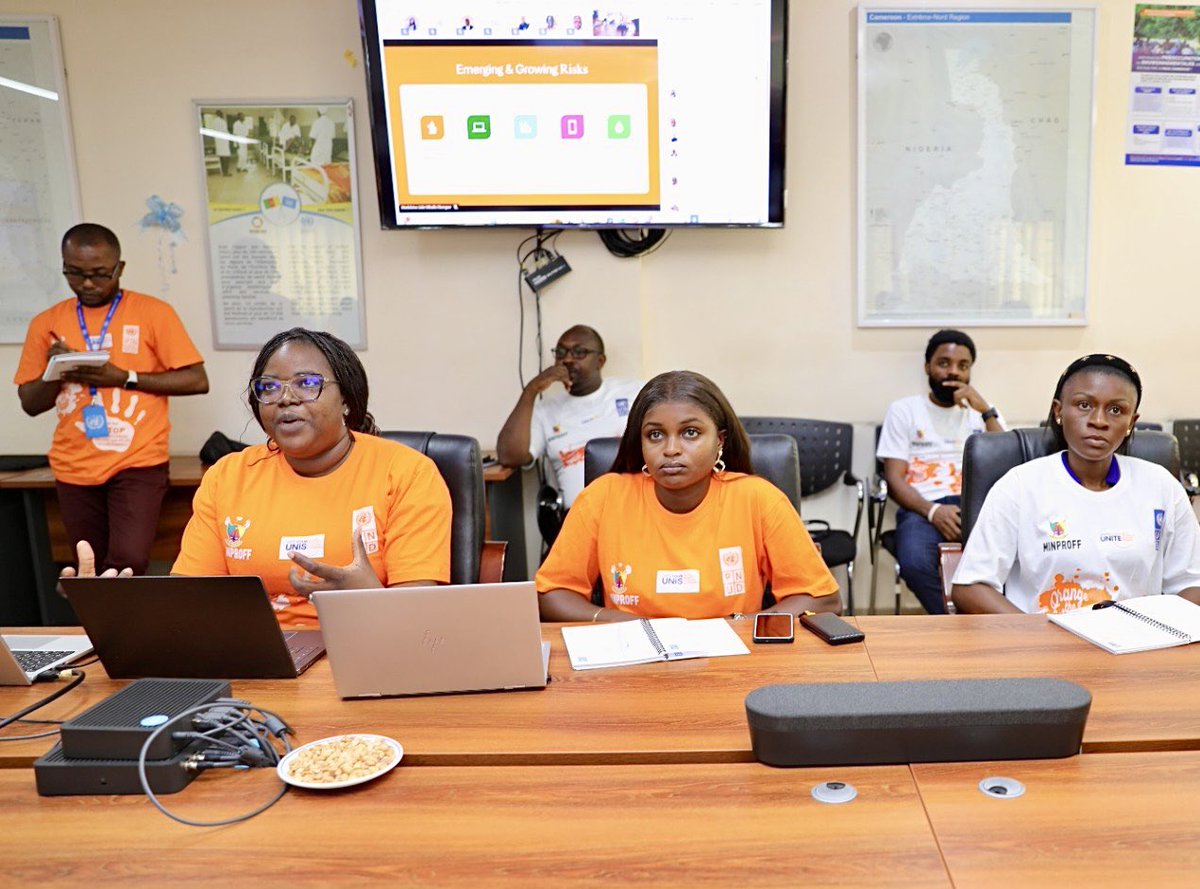 PNUDCameroun's tweet photo. In driving forward the #16Days of Activism agenda, @PNUDCameroun🇨🇲 brought together #CSOs, #YouthLeaders, NGOs, & staff, in a dynamic multi-stakeholder dialogue to strengthen collective action against #DigitalViolence affecting #Women & #Girls.

Together, we are advancing safer digital spaces and amplifying women’s voices.

#EndDigitalGBV #EndGBV #SafeSpaceStrongVoices
#SDG5