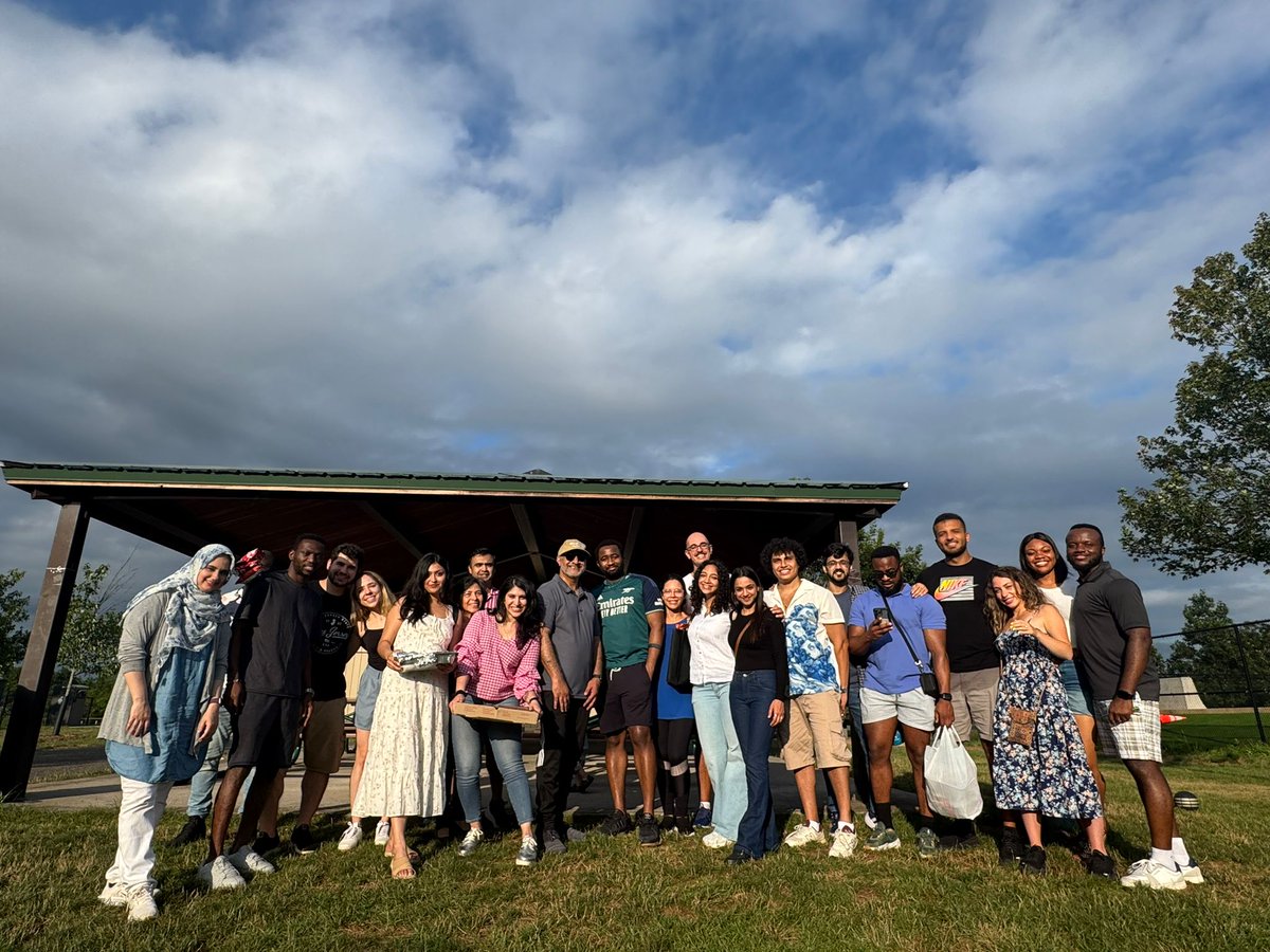 SPUHIMresidents's tweet photo. We know intern year can be challenging so we make it a priority to support our interns during this transition. The support goes beyond the clinical world - into wellness and outdoor activities. Here are some snaps from our Picinic welcoming Class of 2028! https://t.co/ZqtB5f1C9V