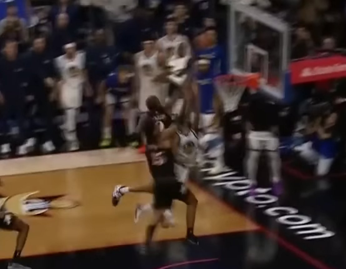 I don't think the injustice has been stated enough on this one. Melton should've gotten 2 shots on this BLATANT NO CALL for the game. It's even worse watching it in slowmo. #GSW <a href="/Sheridanblog/">Jim Park🏀🌌</a> <a href="/Uncle_Alchemy/">Athletic Alchemy</a>