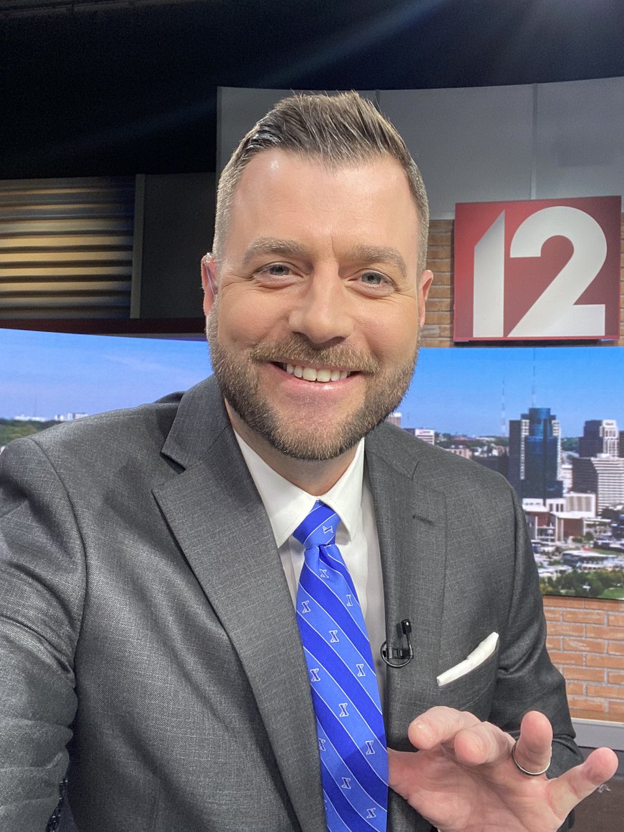 AClementsWKRC's tweet image. Gotta represent on air today. 
@StXFB #GoBombers #WinState