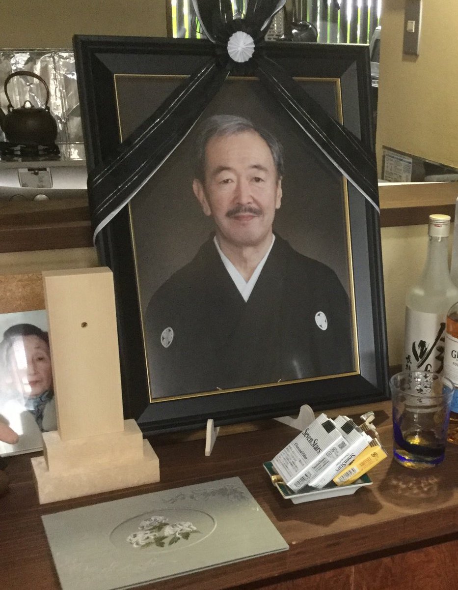 叔父のガンの原因は
飲酒と喫煙
と言われてて
それは本人も知っていましたが
やめられなかったのでしょう。
退院後もタバコを吸い、お酒を飲んでいました。

私はそれを敢えて止めることもしませんでした。

叔父の人生は叔父の人生
好きな事を止められて
管理されるものではないと。