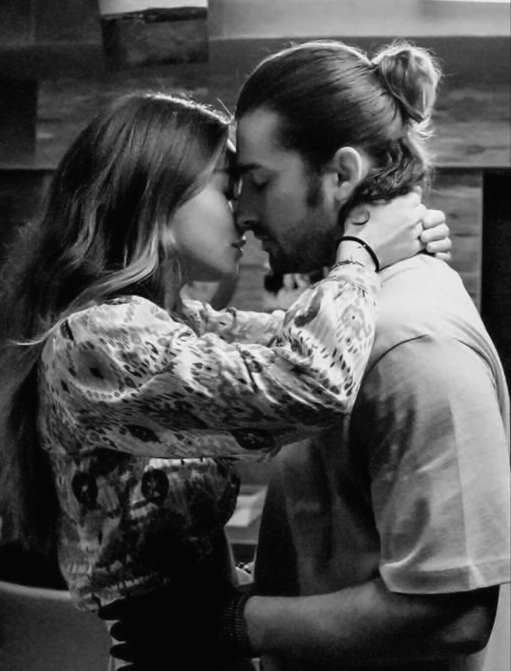 وتبقى انت وحدك مسائي الفاتن
 الذي أغرمُ به كل يوم...✨💜
‌