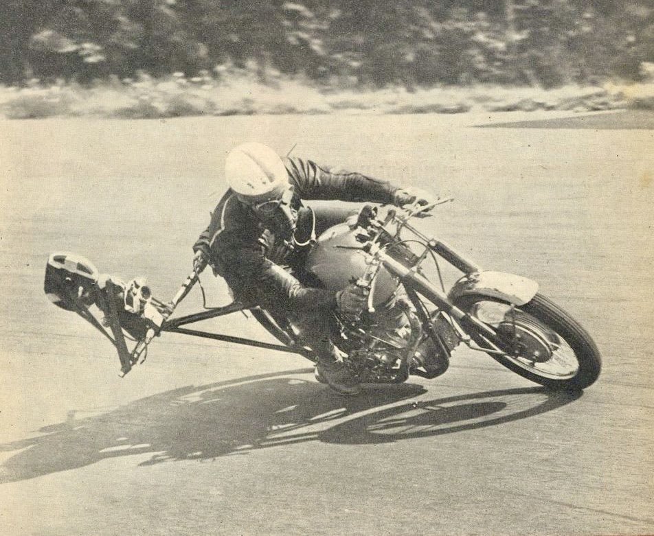 🇬🇧⭐️🏁 Sir John Surtees 
BSA Gold Star   

On board camera and Helmet mic !