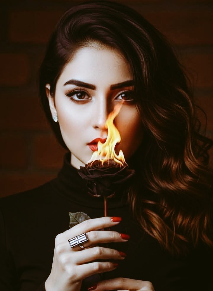 زندگی جیسے جلانی تھی جلا دی ہم نے
اب دھویں پر بحث کیسی اور راکھ پر اعتراض کیسا
🔥