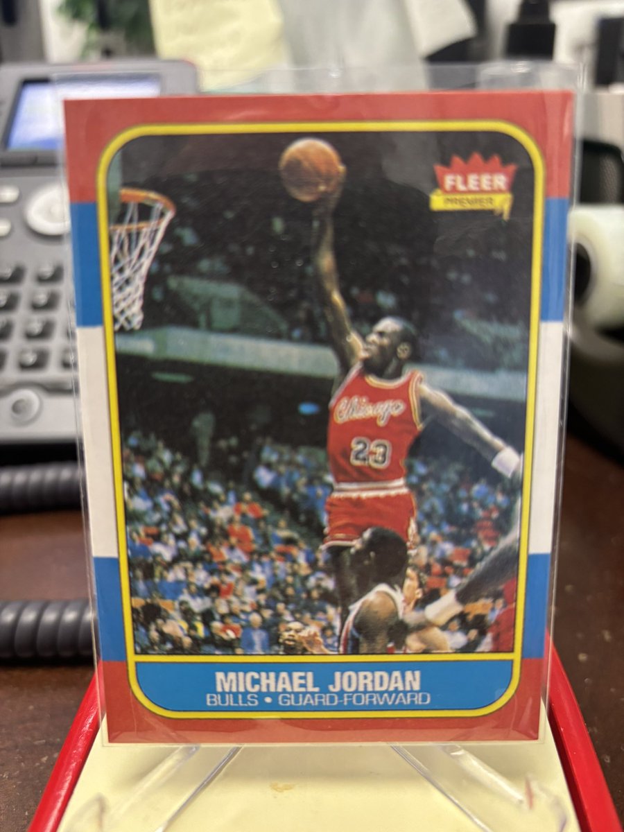 BreakKnight0's tweet image. Look what I found hidden in an old shoe box...I'll buy Roblox
#Fleer #MichaelJordan #Jordan @chicagobulls it looks like a #PSA10 ??