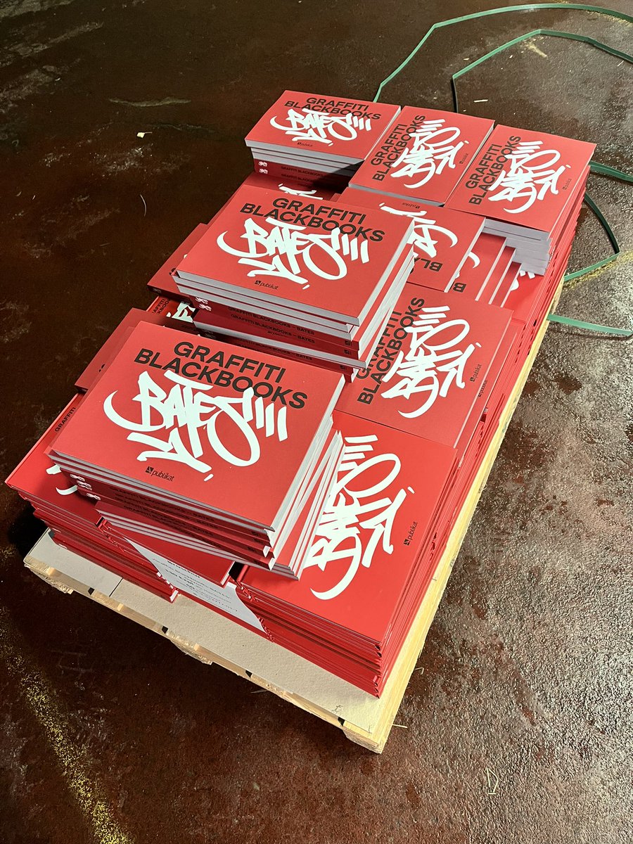 The books have finally arrived. I’ll be signing, packing and handling each and every order myself — one by one.
Thank you for your patience while I work through them. I’ll ship everything out as quickly as possible.
I appreciate all the support.

#BatesBook