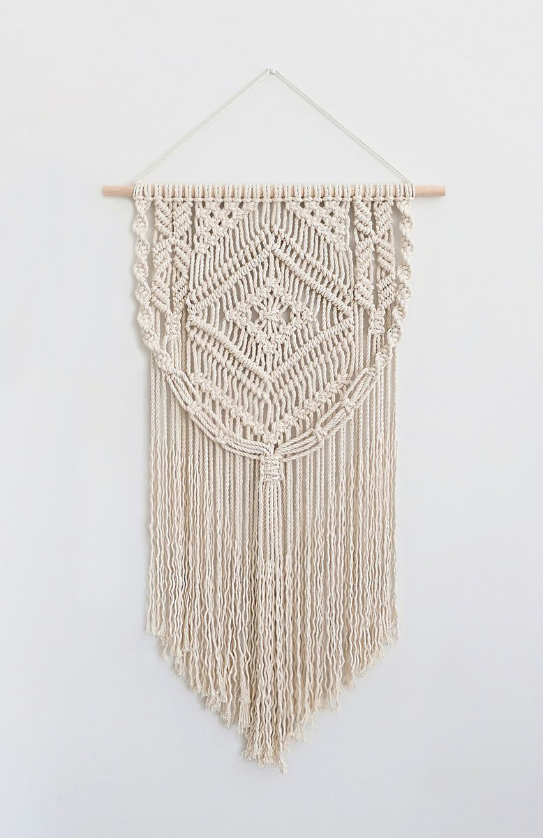 HomeDecorKingdm's tweet image. 12 Days of Gift Giving Ideas!
🎁 Day 8: Macramé Wall Hangings

Give the gift of texture and charm! Macramé wall hangings add warmth, artistry, and a handcrafted feel to any space — perfect for boho lovers and cozy-home dreamers.

homedecorkingdom.com/wall-decor/mac…

#MacrameDecor #BohoStyle