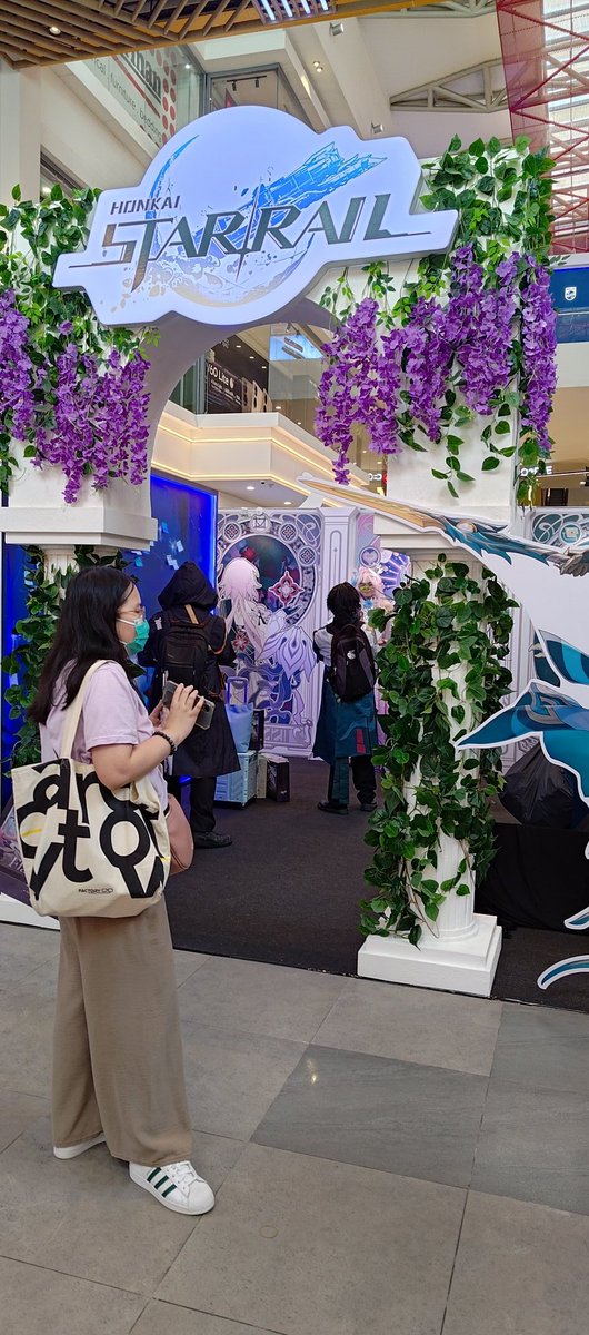 Flanksy96's tweet photo. Final Honkai Star rail flame chase pop up store here in sunway velocity!!!!! Ya guys better be fast XD

#FLAMECHASEFIESTA #HONKAISTARRAIL #STARRAIL #HSR https://t.co/f6X9PVIlse