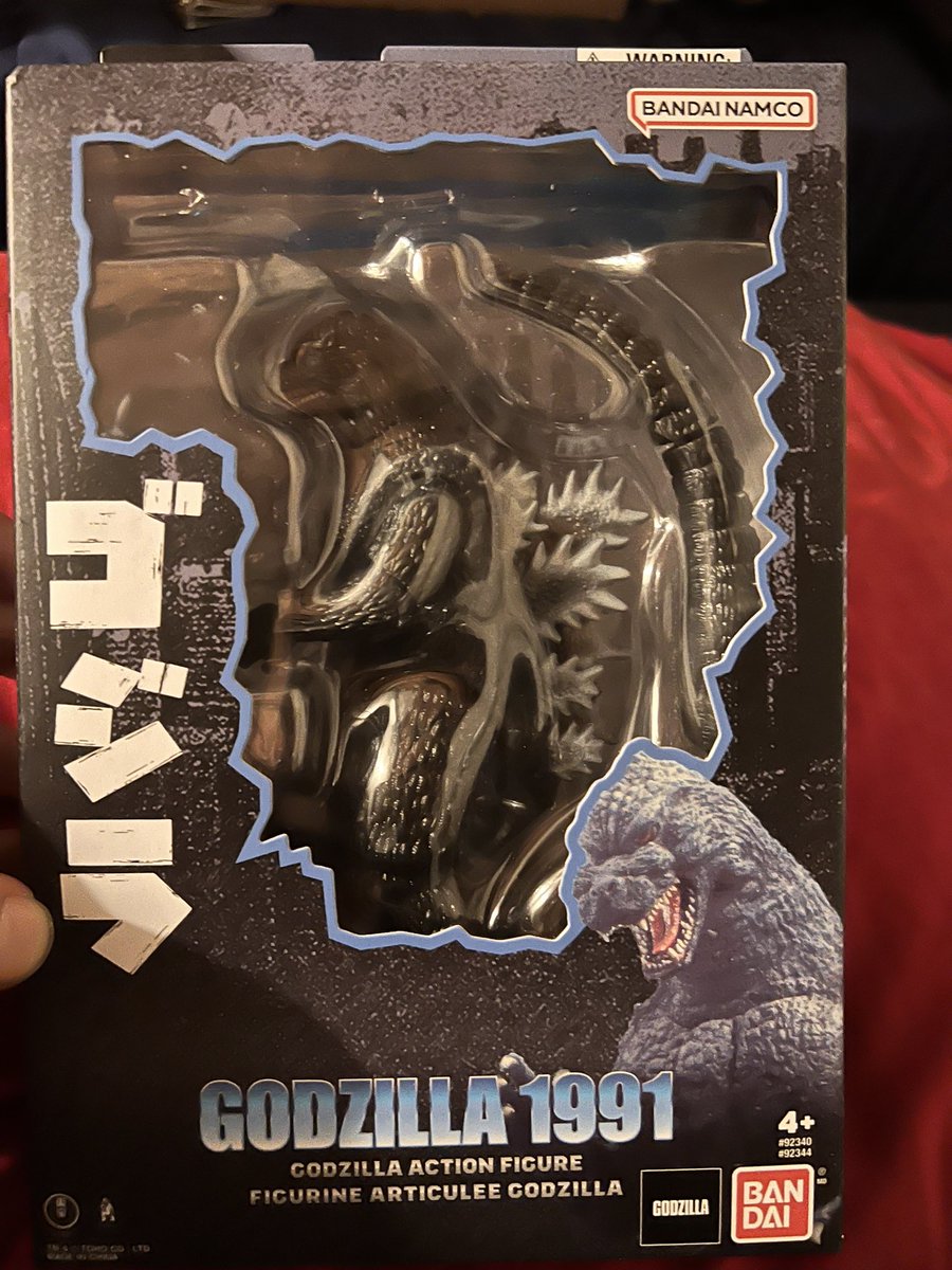 Fun side of being a Target employee, though I mostly work electronics; there are times I unpack anime figures and Kaiju ones too, there were four different figures buuut I treated myself to this one on my day off cuz I loved the Hesei era. #Godzilla