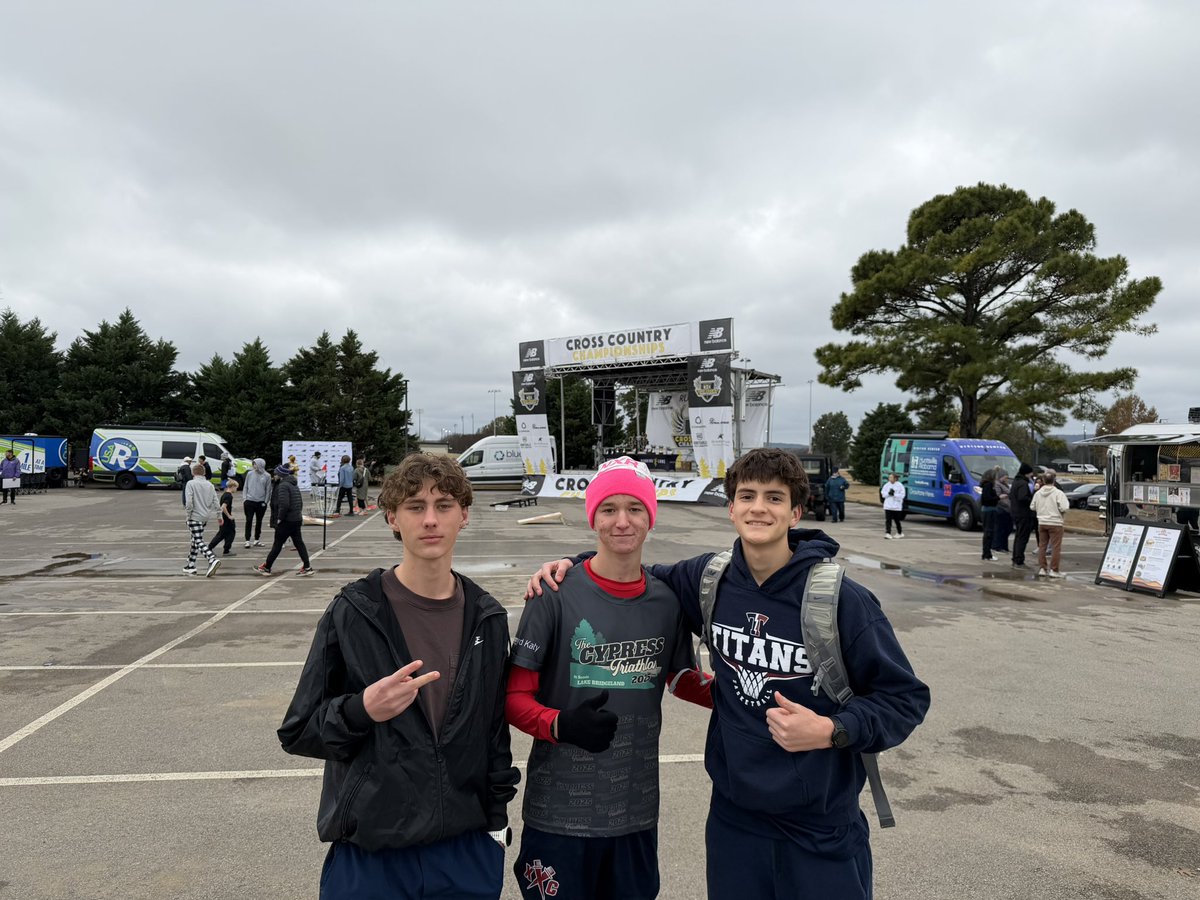 KatyTompkinsDistance tweet media