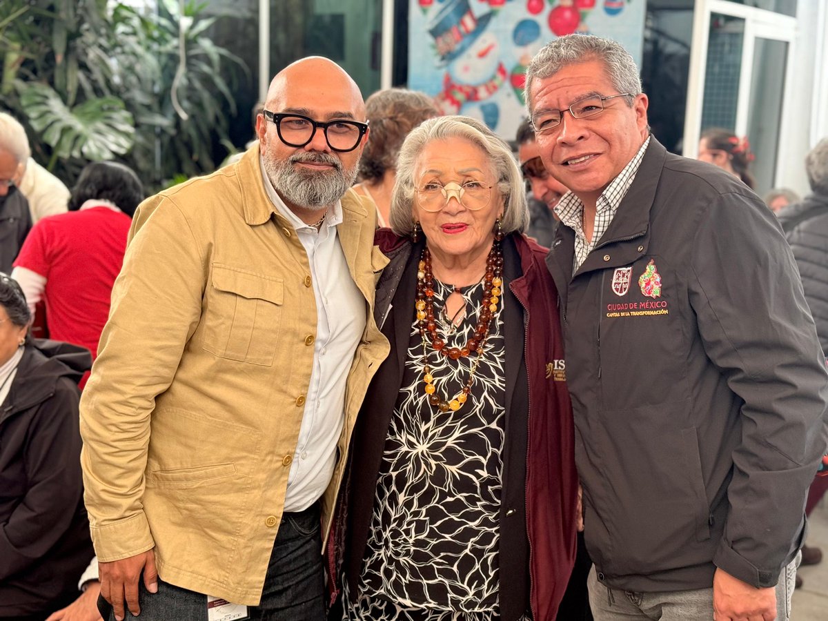 RockAvilaISSSTE's tweet photo. Acompañamos a las y los adultos mayores del #CEAAM en una emotiva posada que celebra su participación activa en la comunidad.

En el @ISSSTE_mx reafirmamos nuestro compromiso de ofrecer espacios que fomenten el aprendizaje, la convivencia y el desarrollo integral… https://t.co/88ZGbc5Doi