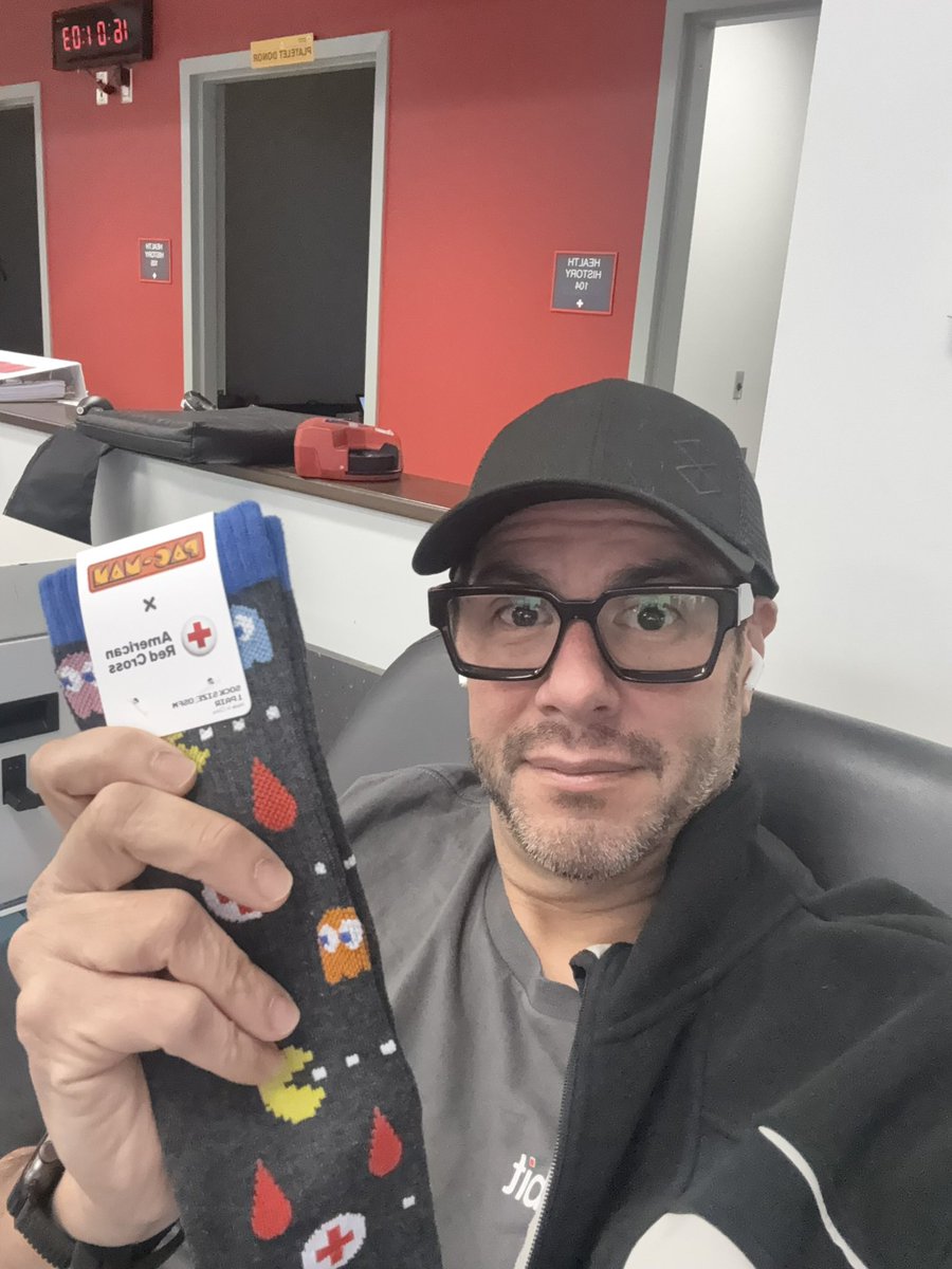 rd3's tweet photo. December is the month of giving! What an amazing organization and experience that truly saves lives... Support your community, fellow humans, and vampires this holiday season! #Bloodfriday https://t.co/V5tZsdm9zZ