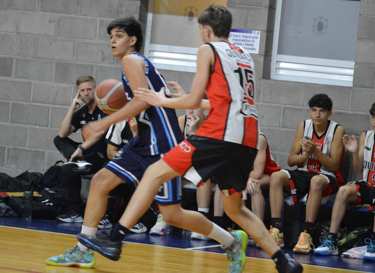 TAMBIÉN HABRÁ TERCERO EN U15. 

Al igual que en U13, pero esta vez fue Peñarol el que festejó de local y llevó a Quilmes a un juego definitorio para saber quien es el Campeón del Oficial. 

Más en planetanaranja.site