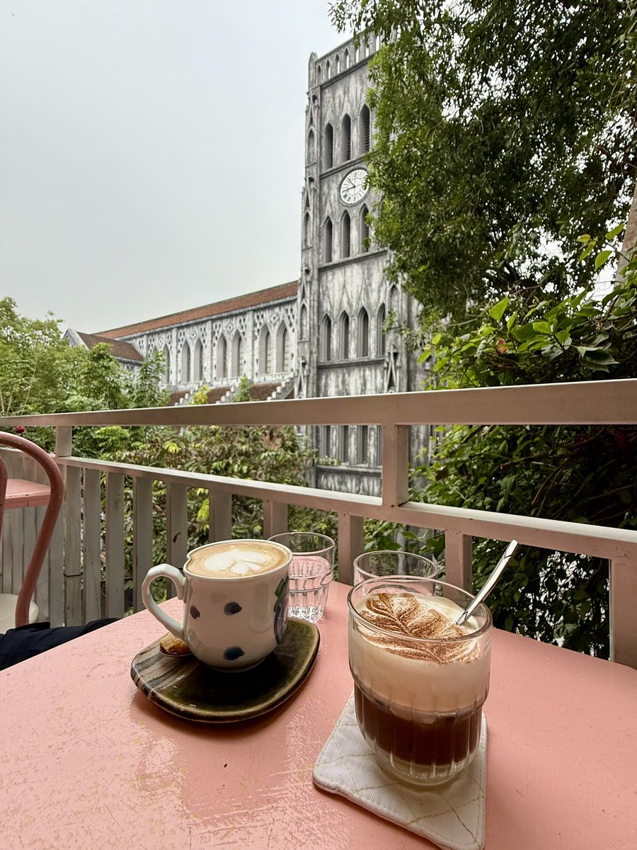HHLifestyleTrav's tweet photo. @roadtrippingroy has to work on his influencer game 🤣 The Triple 9 bar overlooking St Joseph’s is lush and cute and the iced salt coffee is delish! https://t.co/OXn9wxIHdl