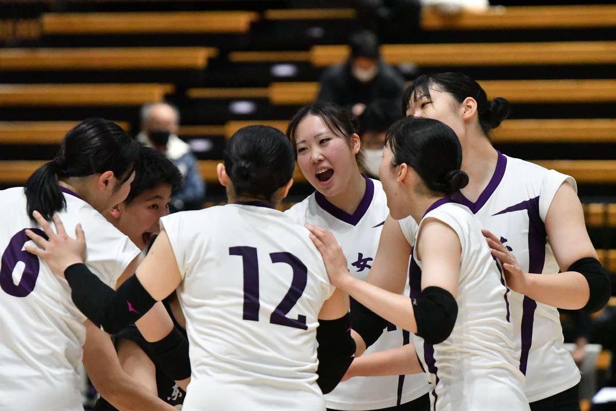 GakurenKoho's tweet photo. 【全日本インカレ女子トーナメント】
準決勝 第1試合
東女体3（25-21.25-20.25-15） 0明海大 https://t.co/l7kkU8TsE0