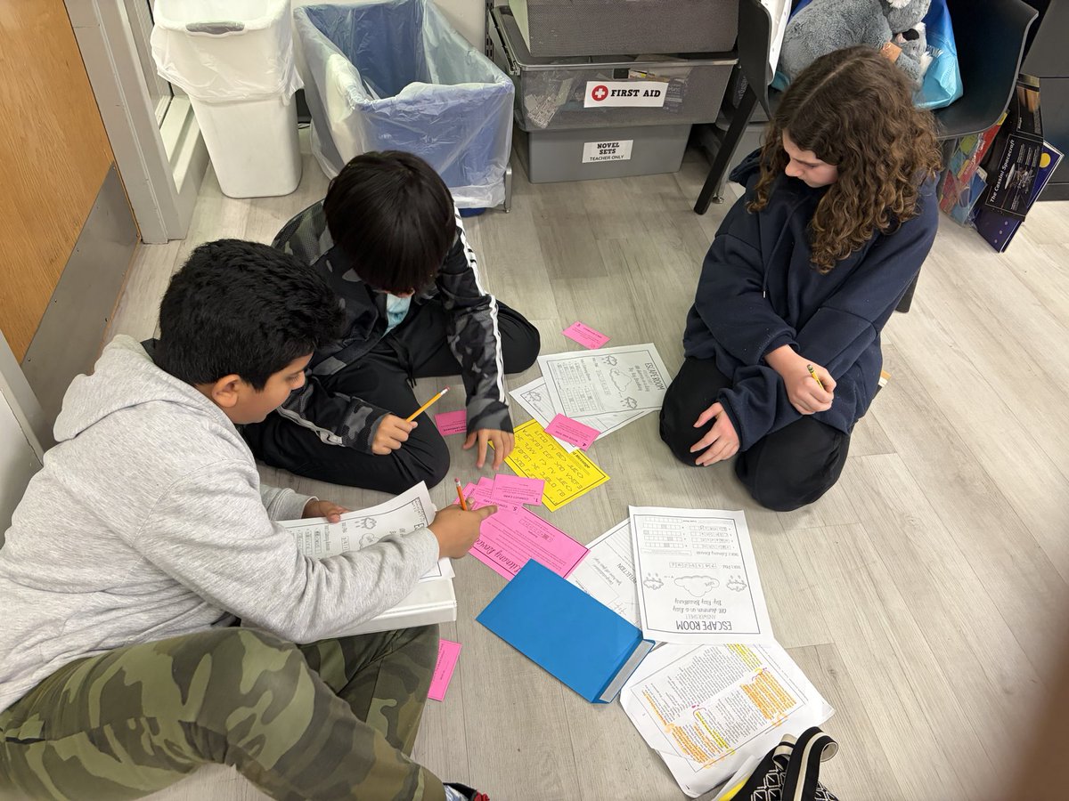 Mr. Cook tweet media