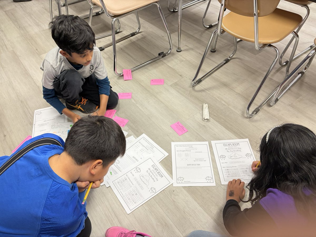 Mr. Cook tweet media