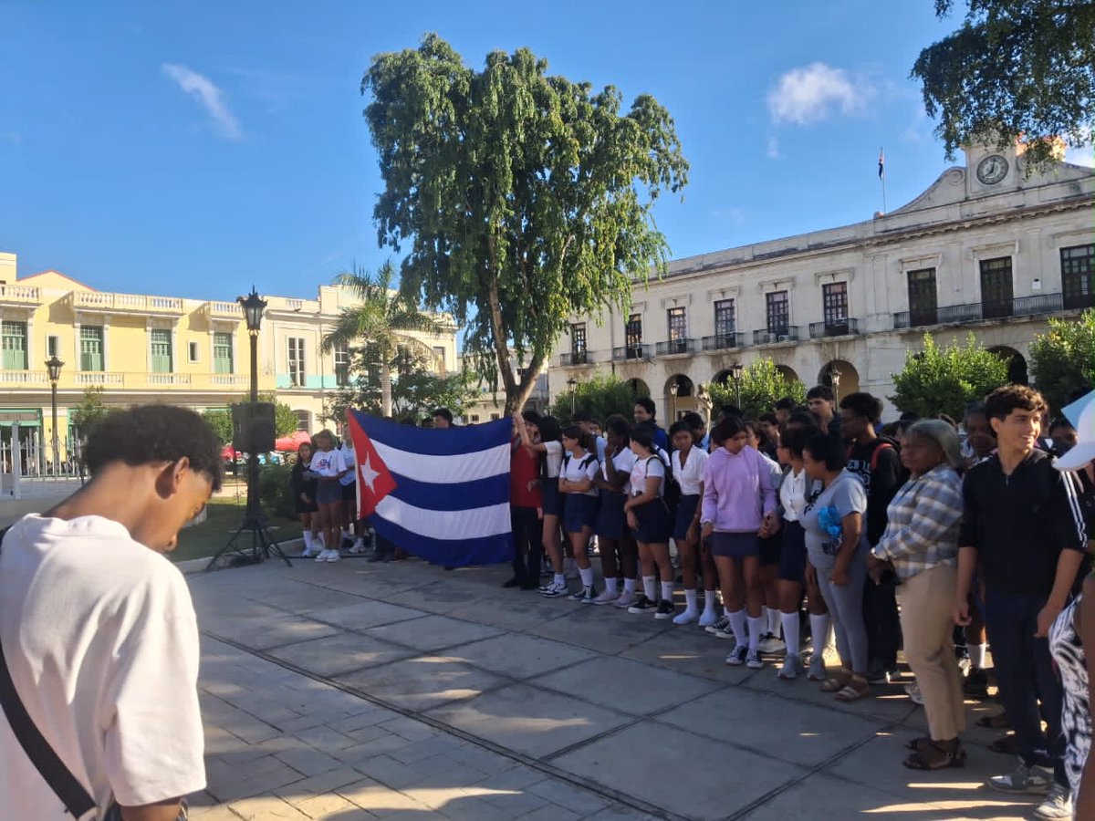 ✍️| En la mañana de hoy, el municipio cabecera de la provincia de Matanzas realizó su acto para homenajear nuestra organización. En espera del 55 aniversario, la FEEM Matancera crece y se vuelve más fuerte. ¡Viva la FEEM! 

#UnaFEEMqueAmayFunda.
#Rumboalos55
#100añosconFidel