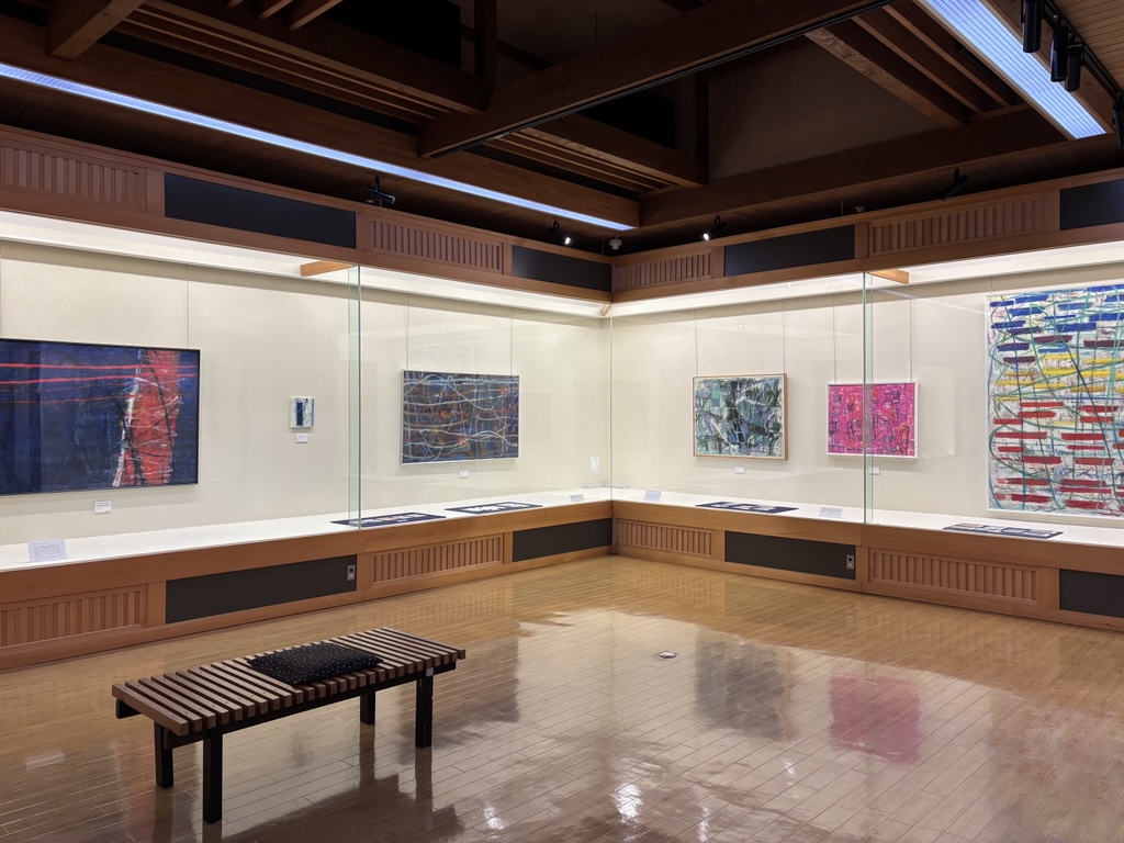 【展覧会始まりました！】
 本日12/６(土)より企画展「泉原昭人展 ～スタジオマンゴスチンの世界～」、下半期常設展 「蒲雄二　追悼展 - Cosmic Fusion -」が始まりました！   
みなさまぜひご来館くださいませ♪    
#飛騨市
#飛騨市役所
#飛騨市美術館
#泉原昭人
#スタジオマンゴスチン
#蒲雄二