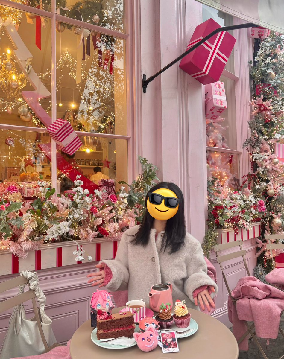 yori62mari302's tweet photo. ロンドンにあるカフェなんですけどまっぴんぴんで可愛すぎるの😭ちゃんず遊びに来てください😭 https://t.co/i9NVvqgTbK