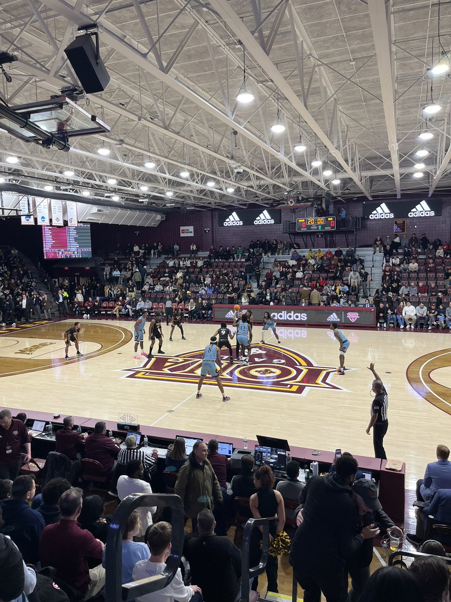 Friday night #MAACHoops and a statement road win for Quinnipiac over Iona. Can’t ask for a better start to conference play.
