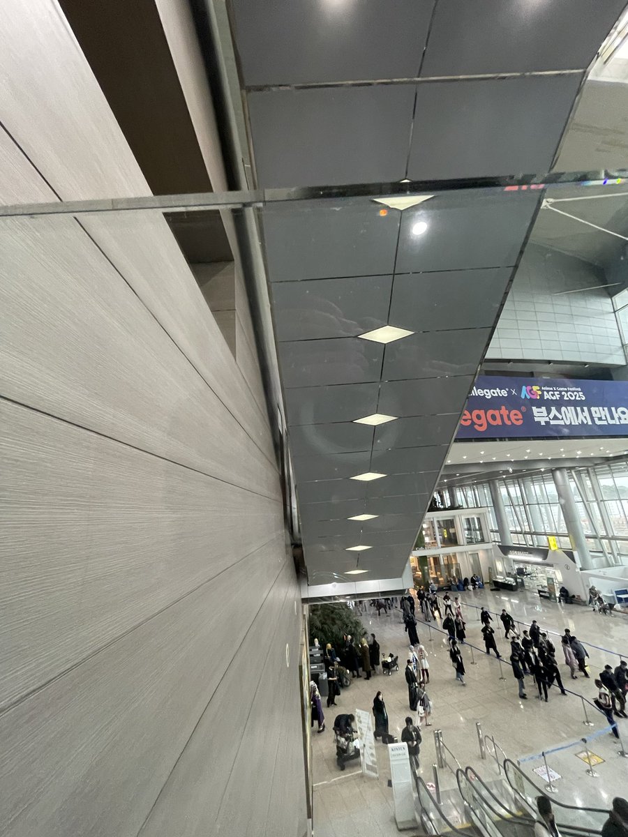 부럽다.. 다들 일행있어..