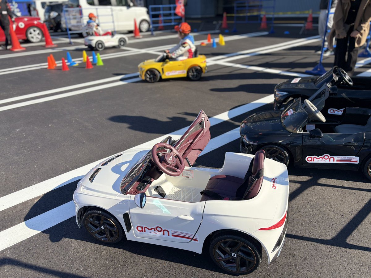 本日明日は「エーモンでクルマをもっと楽しく！！」を合言葉にイベント