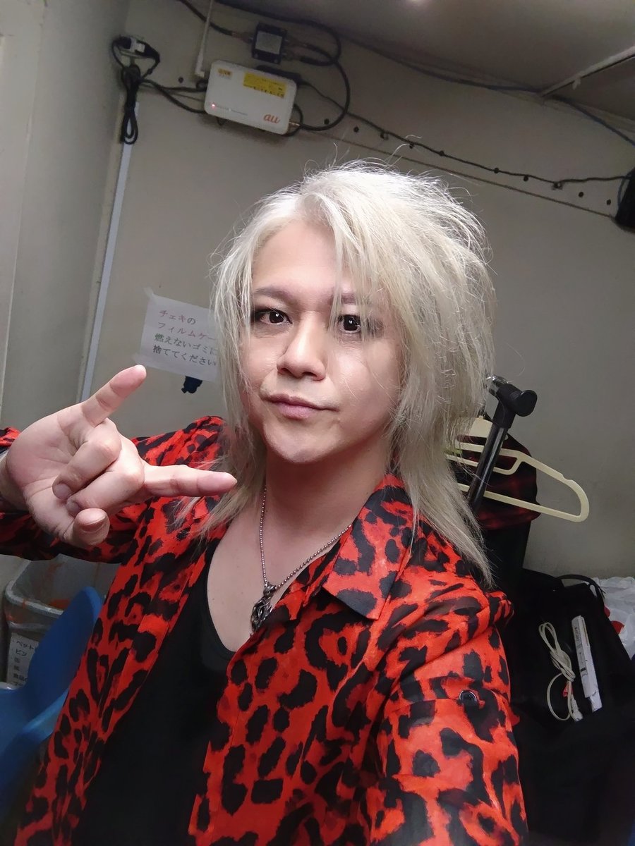 昨日のBLIZARD、ありがとうございました！

素晴らしいイベントで楽しませて頂きました😊
アンコールではペガサス幻想も演奏しました。

鹿鳴館も振り返ったらGargoyleに入る前…19歳の頃に出演して以来、色んな現場で出させて頂きました。
長い間ありがとうございました！