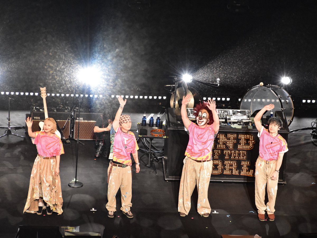 o3bl3_fg's tweet photo. 11.18
スモークの演出も好きだけど、スモーク無しも大賛成です❗️

#Phoenix #SEKAINOOWARI https://t.co/Km42bc9v6P