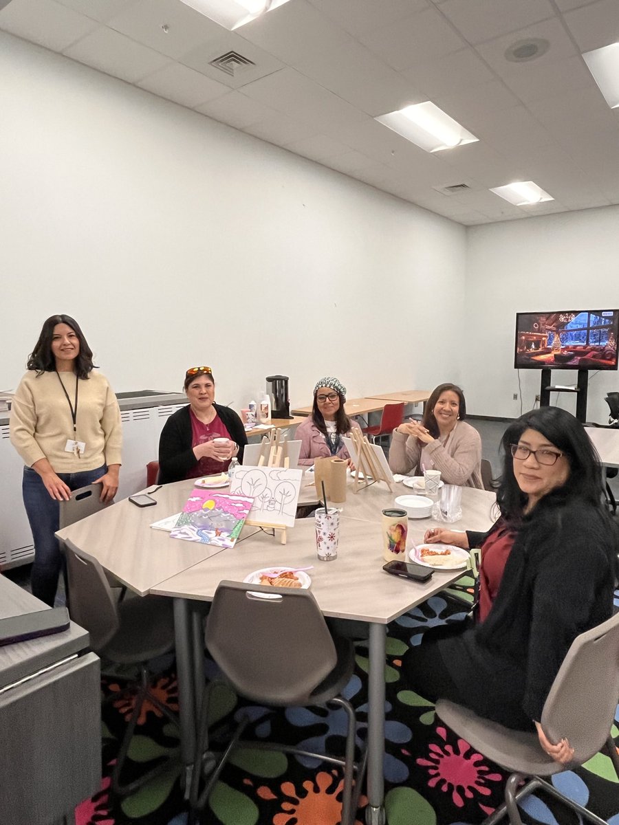 Our Parent Volunteers were treated to a library breakfast and painting session from Mrs. Villalobos! <a href="/BAMS_GLopez/">Gabriel Lopez</a> <a href="/Bsanchez_BAMS/">Bernadette Sanchez</a> <a href="/YISDLibrarySvc/">YISD Library Literacy Services</a>
